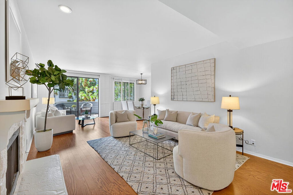 Photo of Listing #25574463