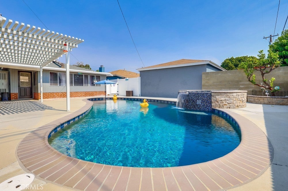 Photo of Listing #PW25177217