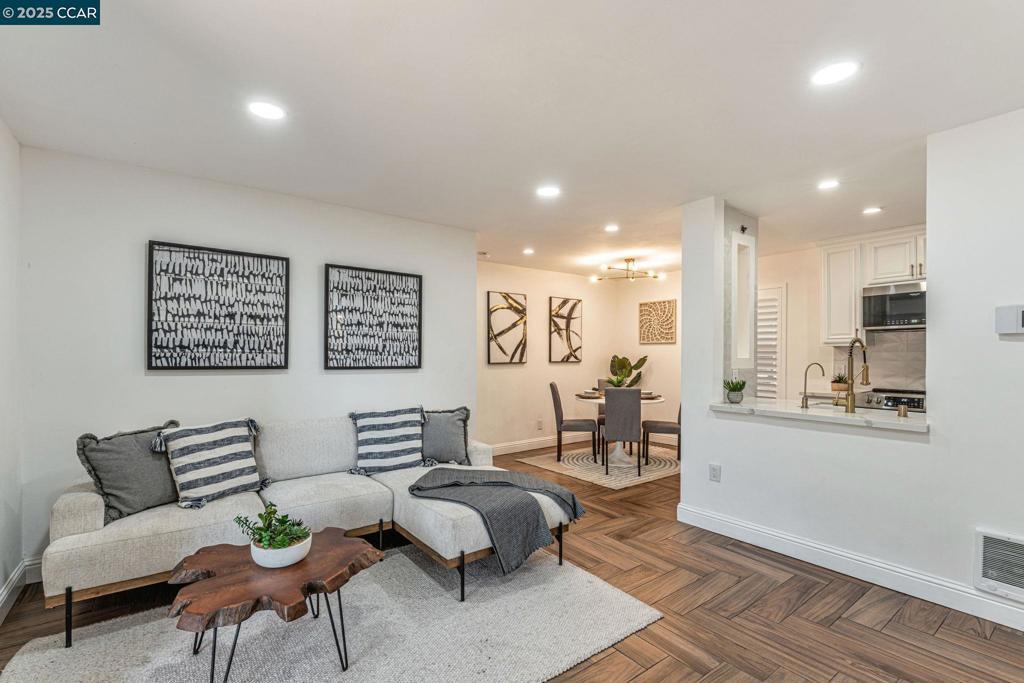 Photo of Listing #41107290