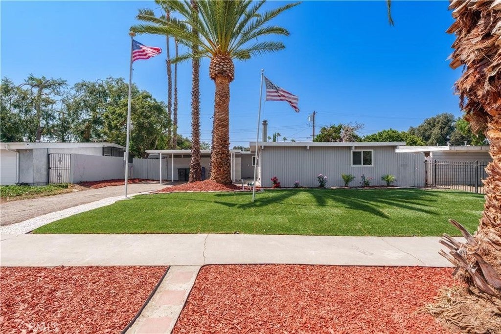 Photo of Listing #CV25177275