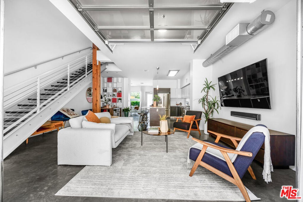 Photo of Listing #25563801