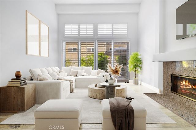 700 Meyer Lane 15, Redondo Beach.