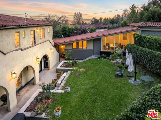 2515 N Commonwealth Avenue, Los Angeles