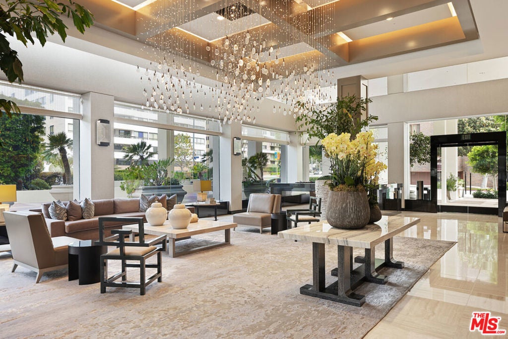 Photo of Listing #25575255