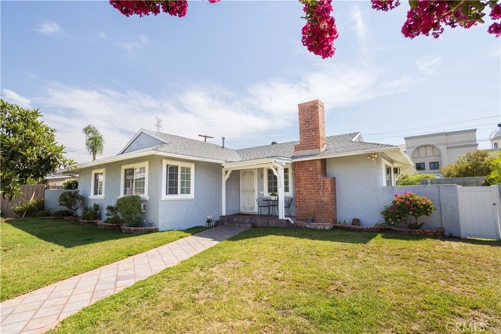 Photo of Listing #SR25178074