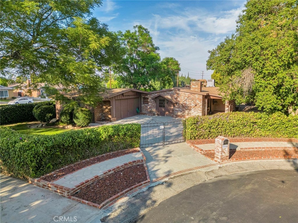 Photo of Listing #SR25178012