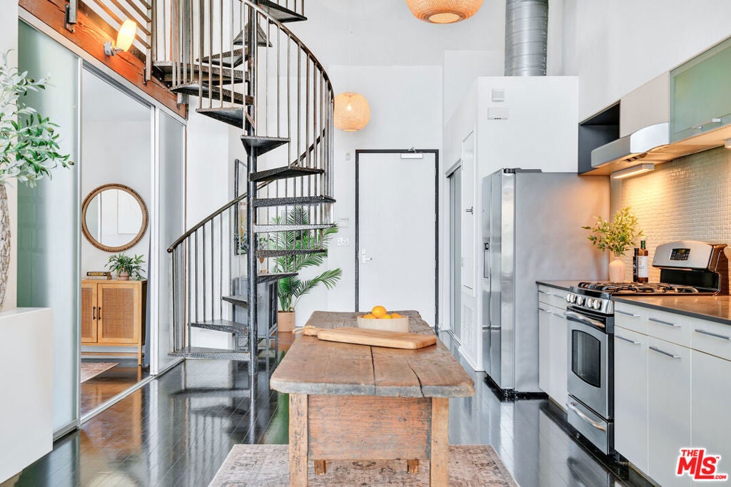 Photo of Listing #25575275