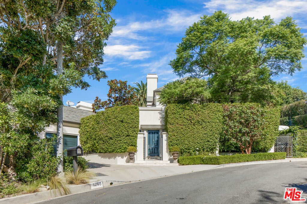 Photo of Listing #25575539