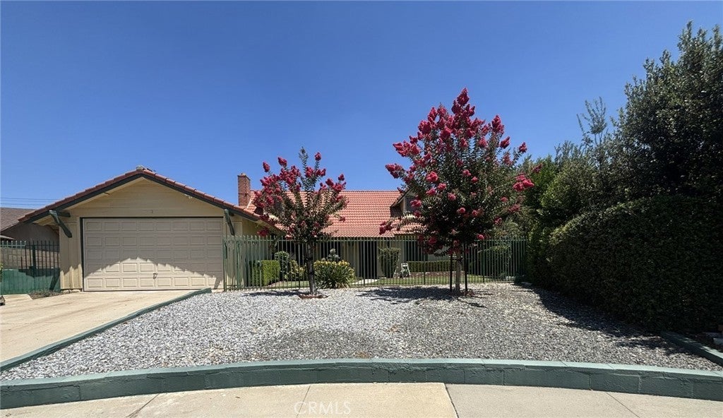 Photo of Listing #IV25160976