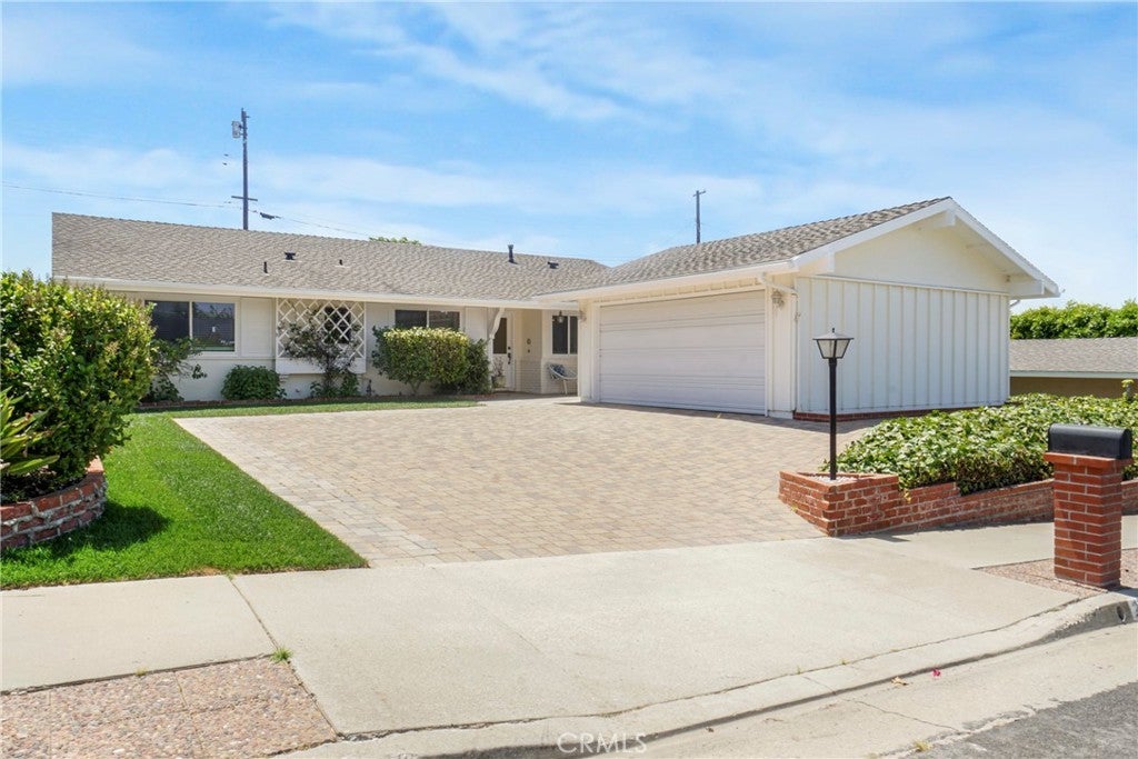 Photo of Listing #SB25124391