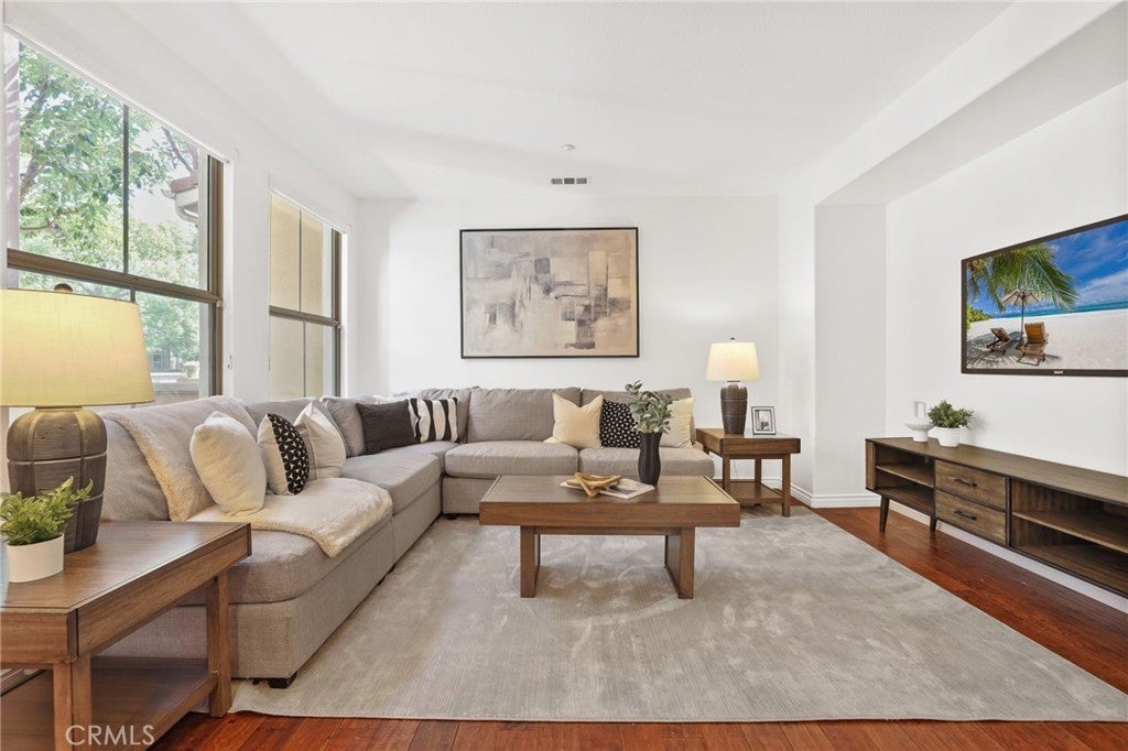 Photo of Listing #OC25169361