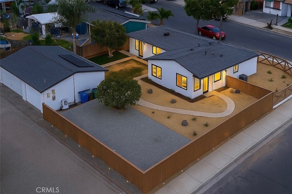 Photo of Listing #IV25178336