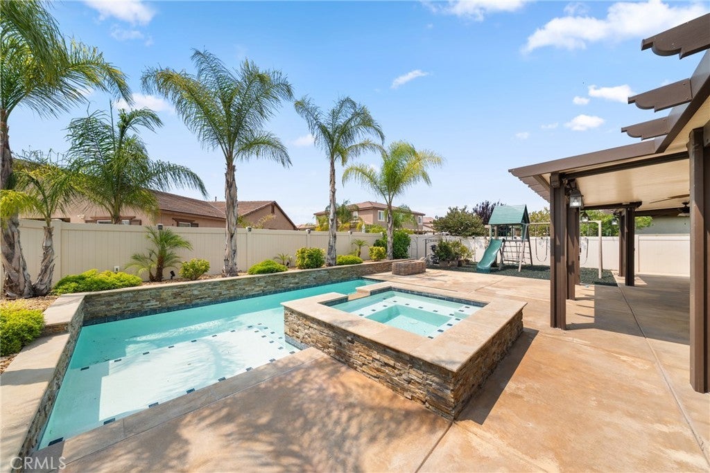 Photo of Listing #SW25175805