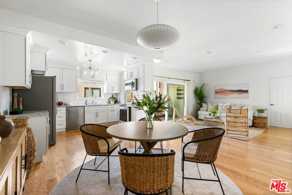 Photo of Listing #25575453