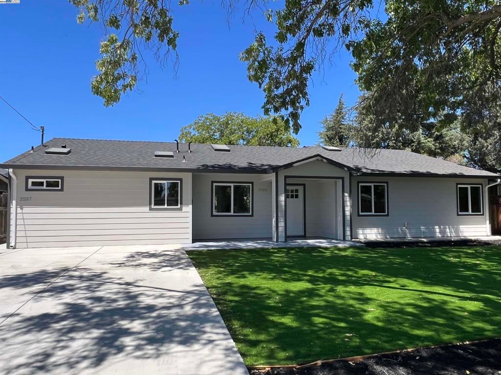 Photo of Listing #41107475