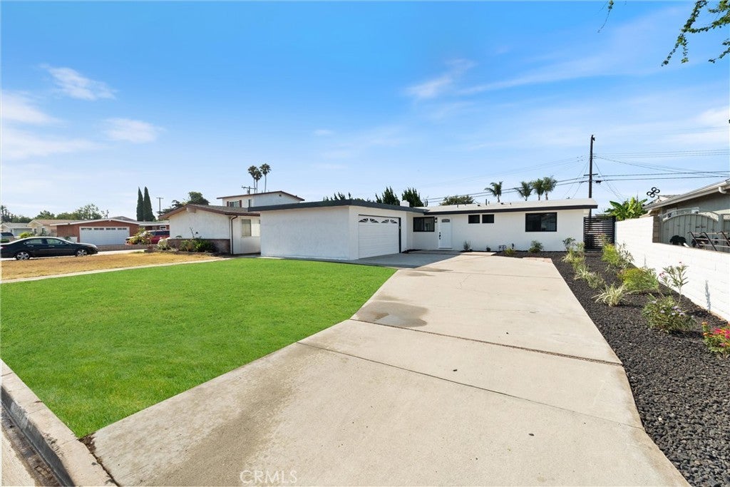 Photo of Listing #SB25176335