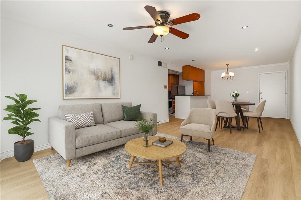 Photo of Listing #SR25177624