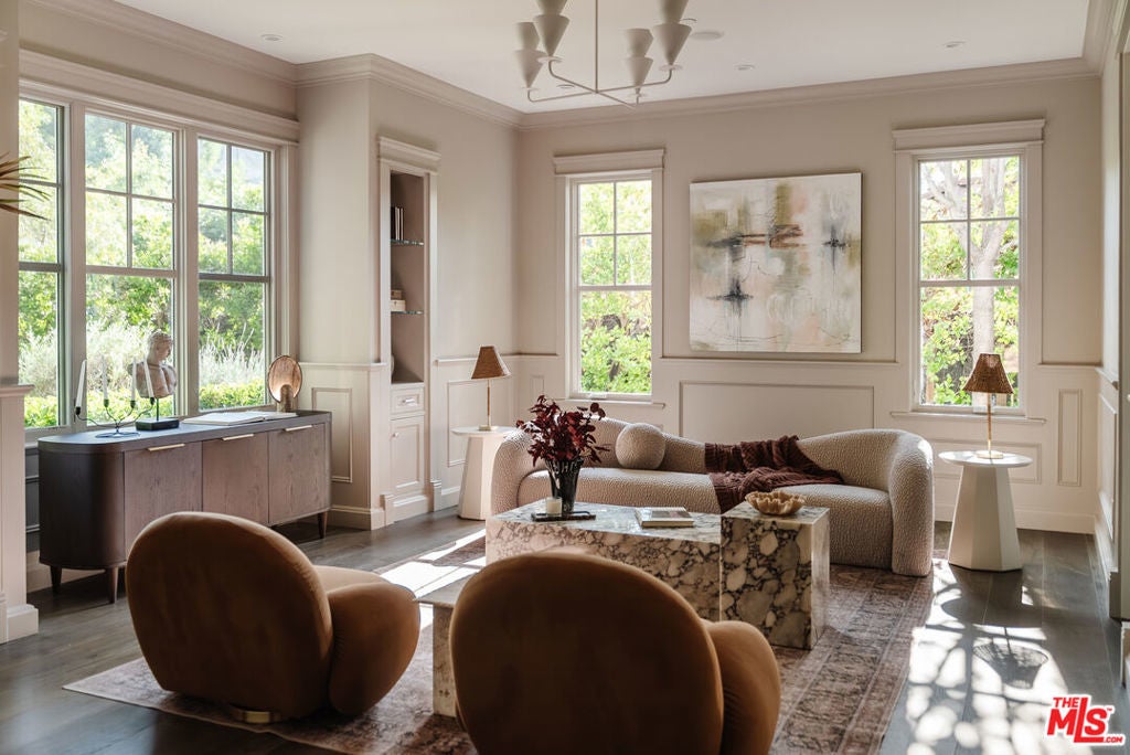 Photo of Listing #25575211