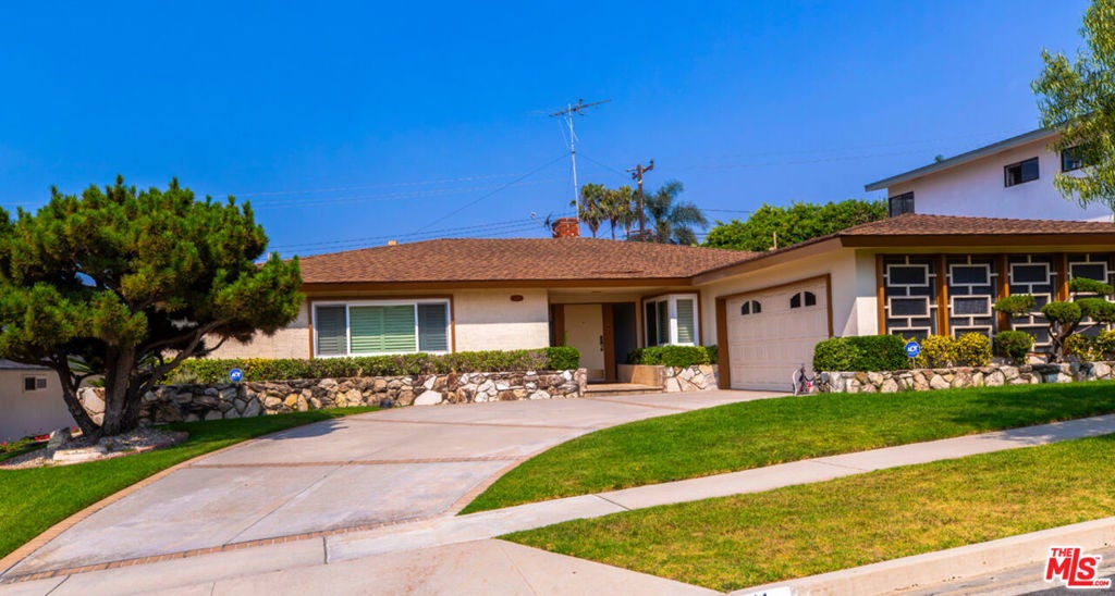 Photo of Listing #25576137