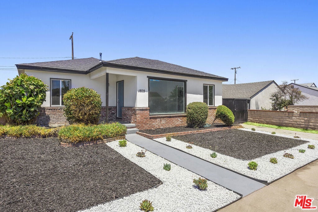 Photo of Listing #25576257