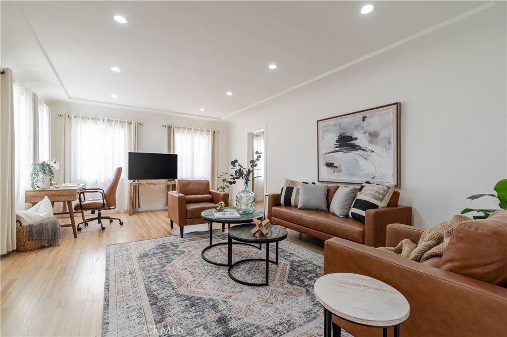 Photo of Listing #SB25163844