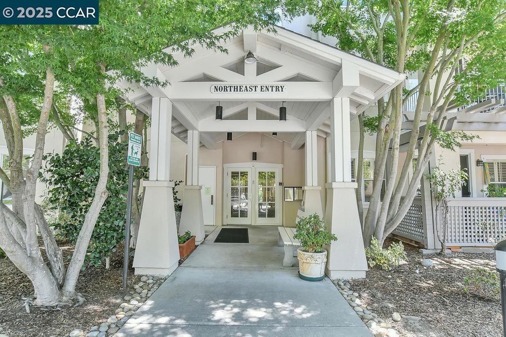 Photo of Listing #41107612