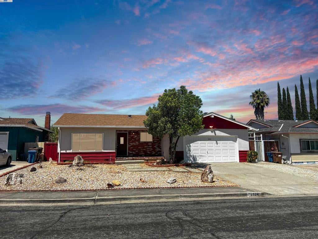 Photo of Listing #41107643