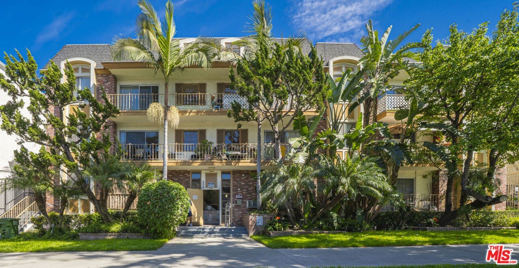 Photo of Listing #25576375