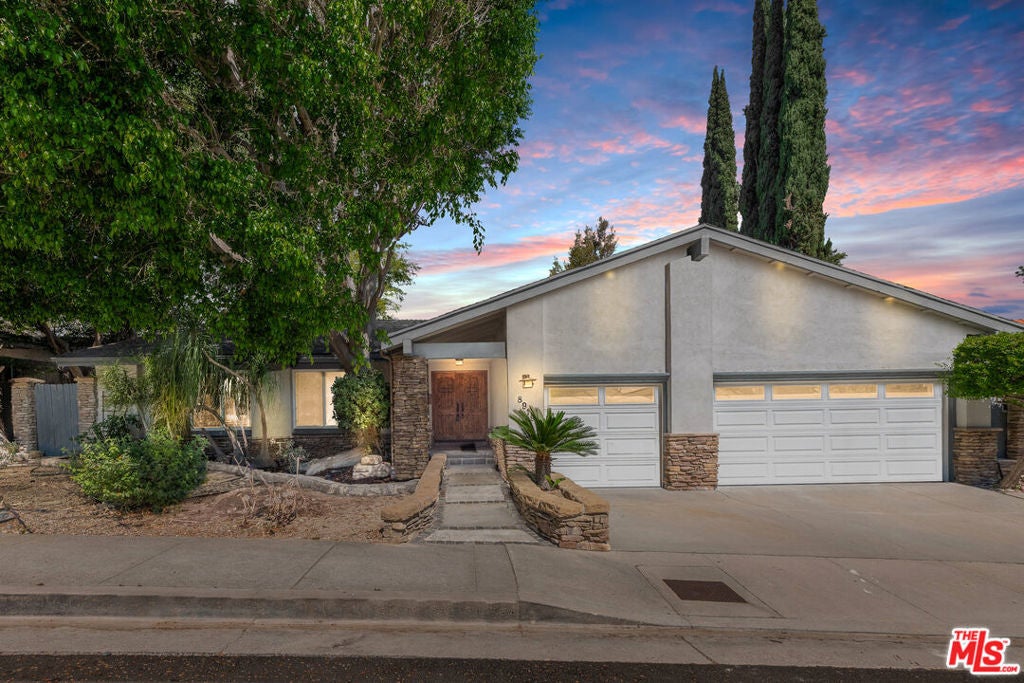 Photo of Listing #25574023