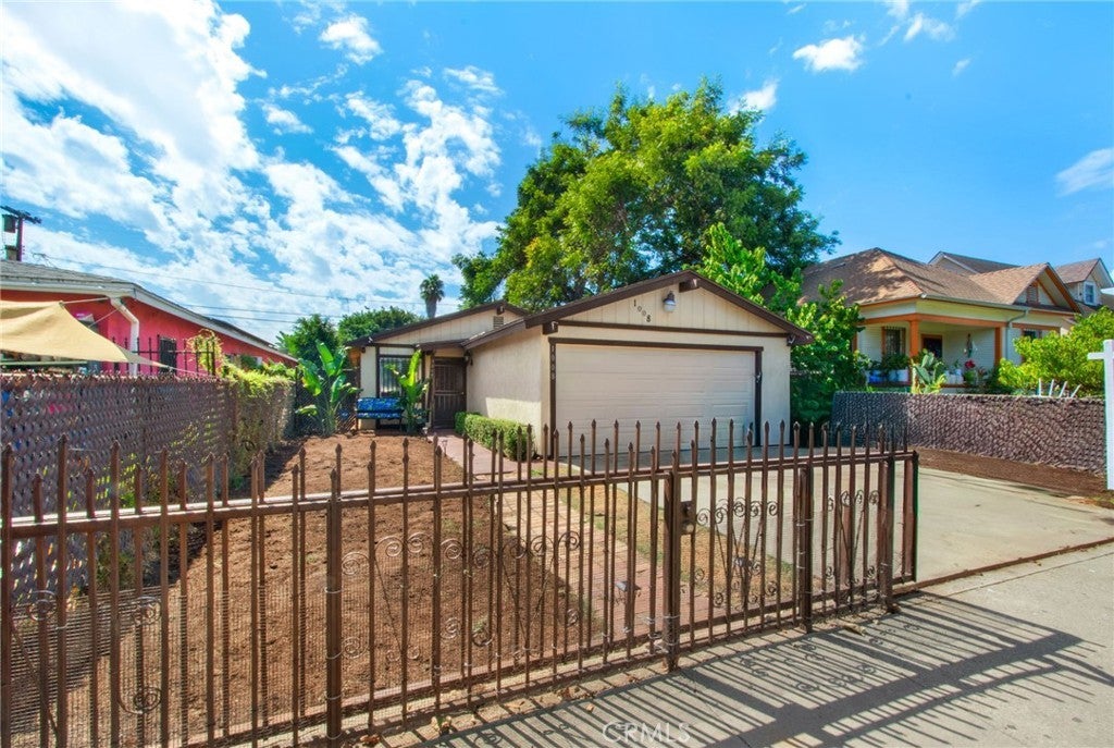 Photo of Listing #SR25173935