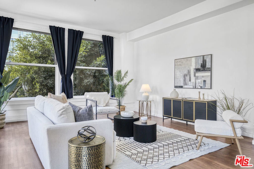 Photo of Listing #25576545