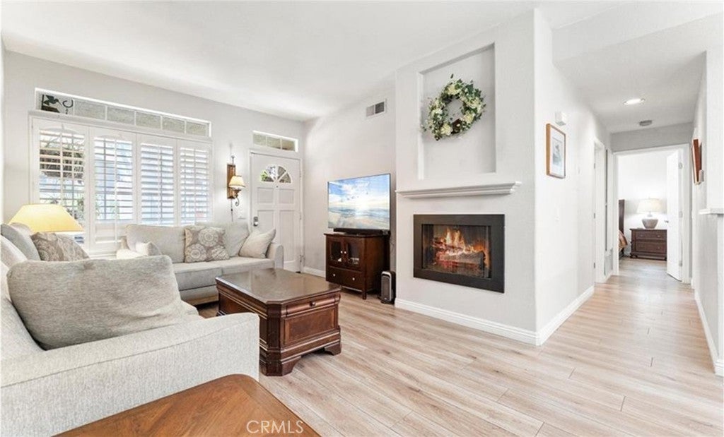 Photo of Listing #OC25180232