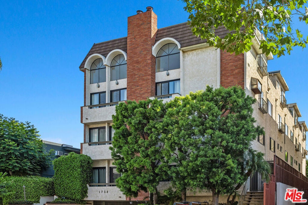 Photo of Listing #25576919