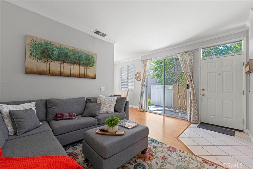 Photo of Listing #SR25169049