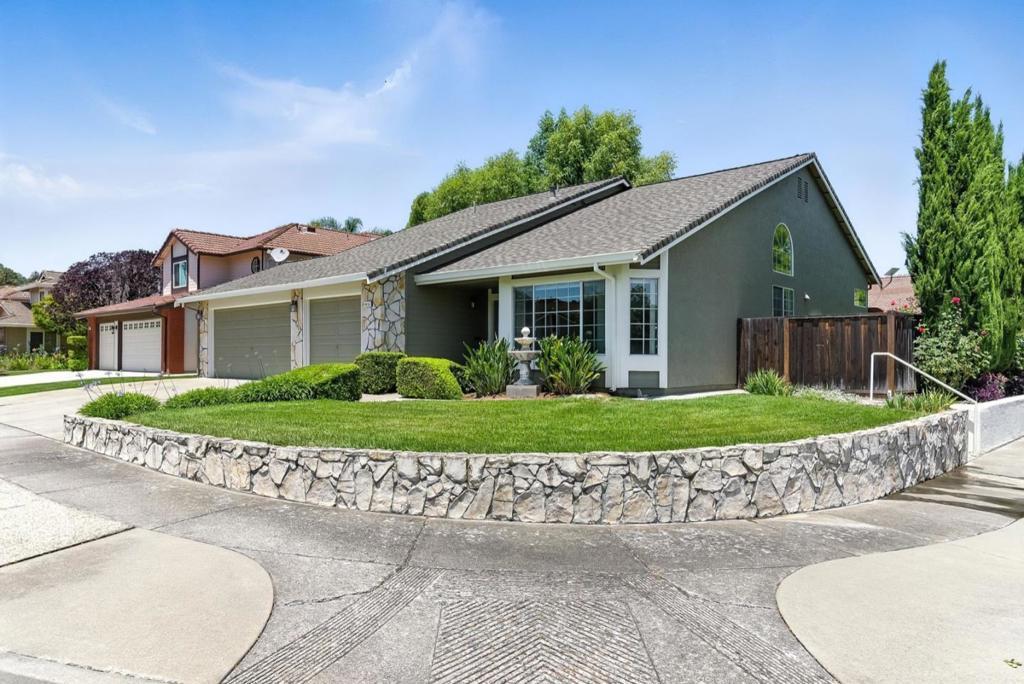 Photo of Listing #ML82017558