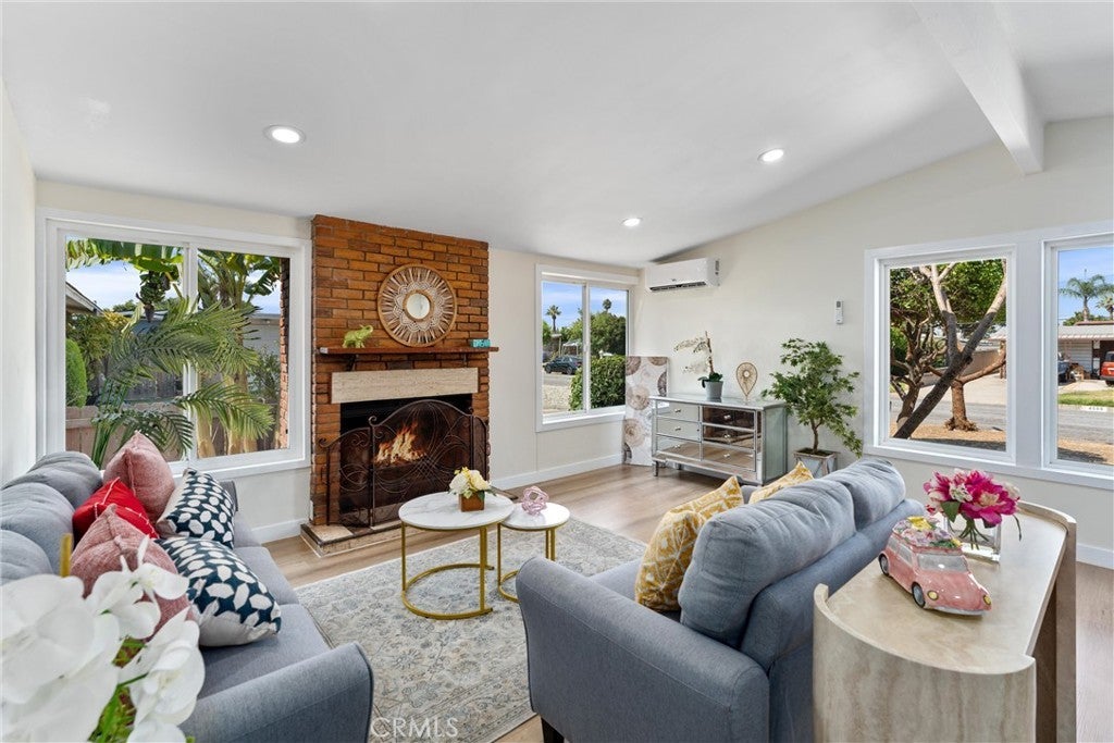 Photo of Listing #CV25181526