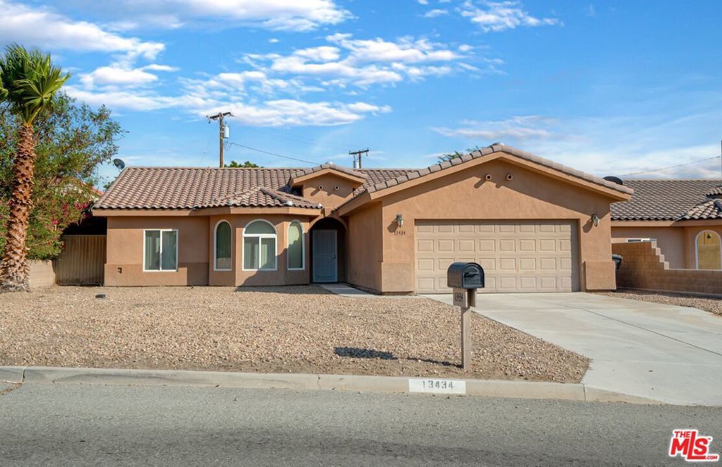 Photo of Listing #25577295