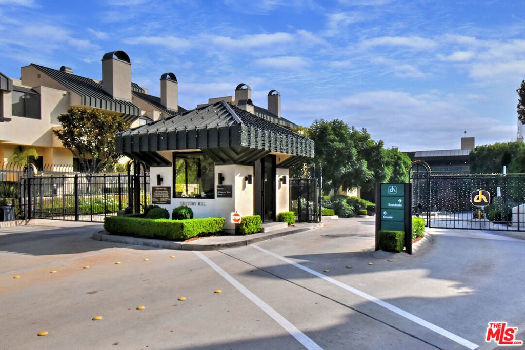 Photo of Listing #25576907