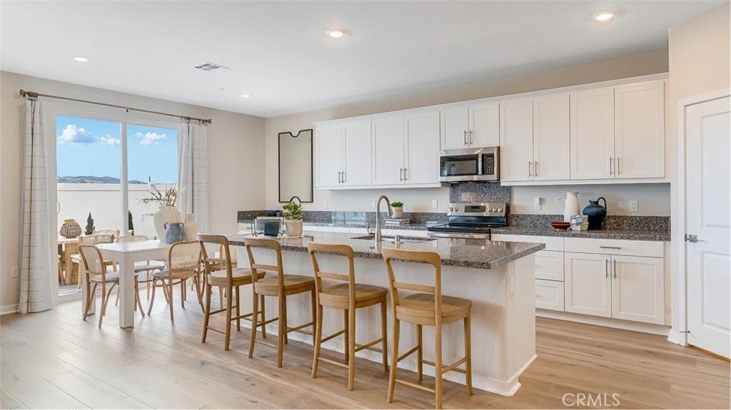 Photo of Listing #SW25182322