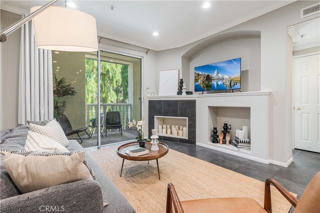 Photo of Listing #SB25182039