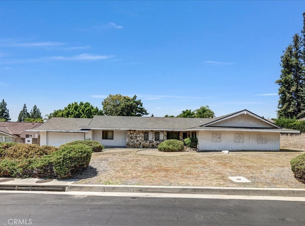 Photo of Listing #SR25182581