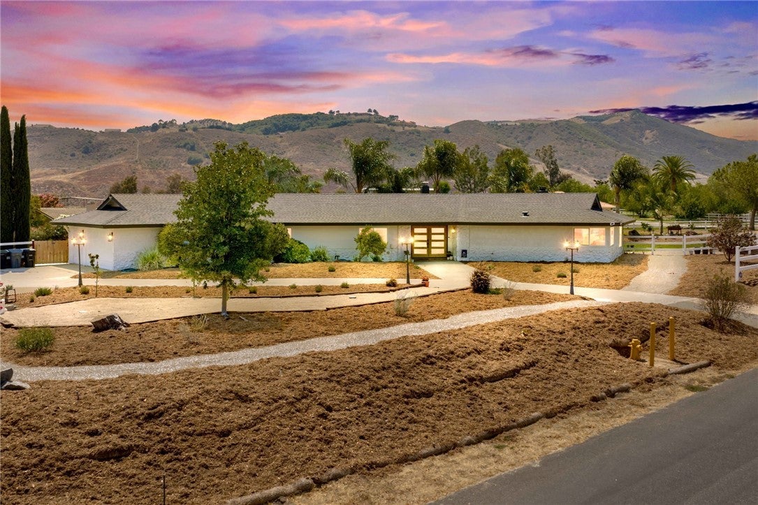 Photo of Listing #SW25182310