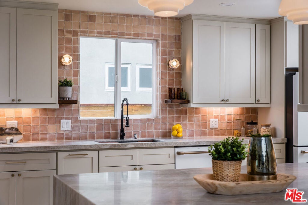 Photo of Listing #25577587