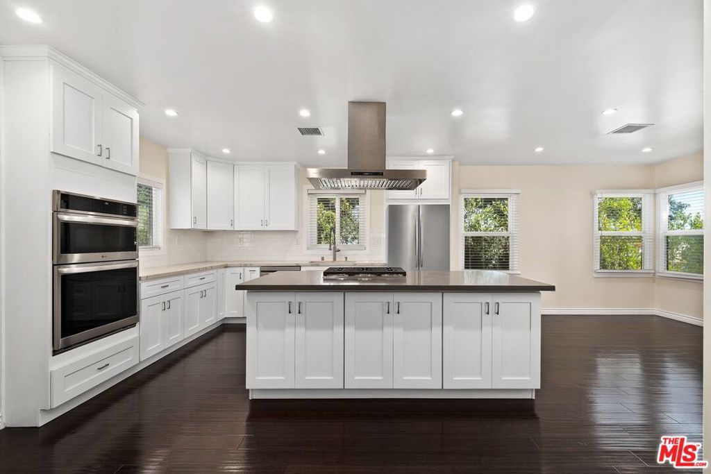 Photo of Listing #25572073