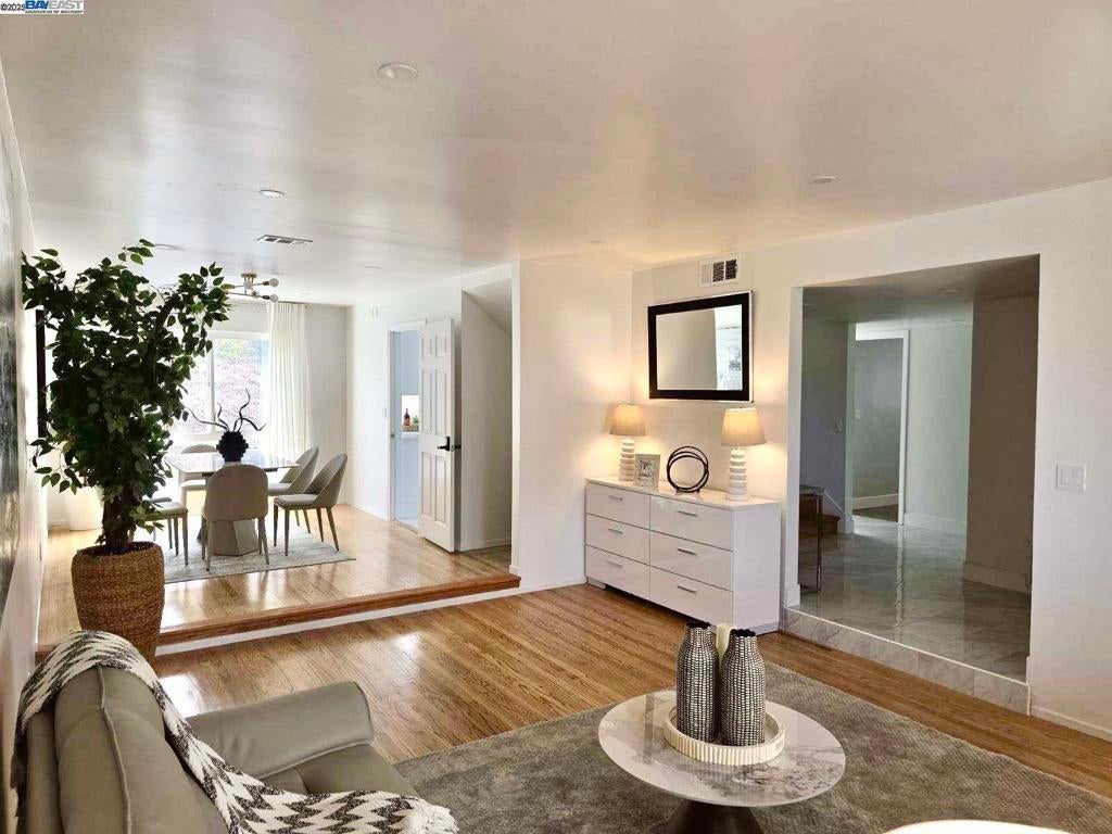 Photo of Listing #41108022