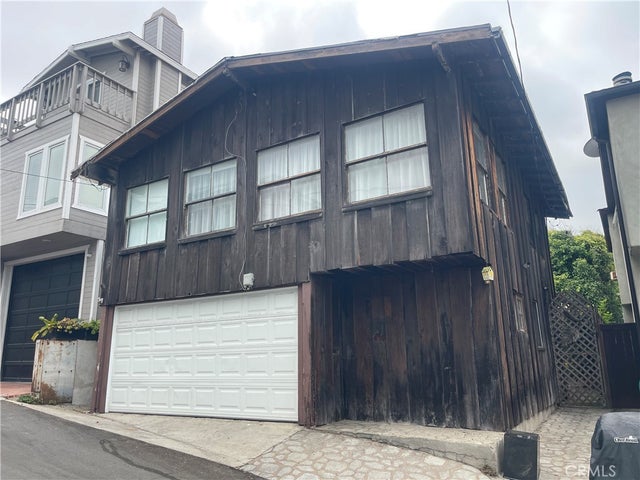 333 20th Street, Manhattan Beach.