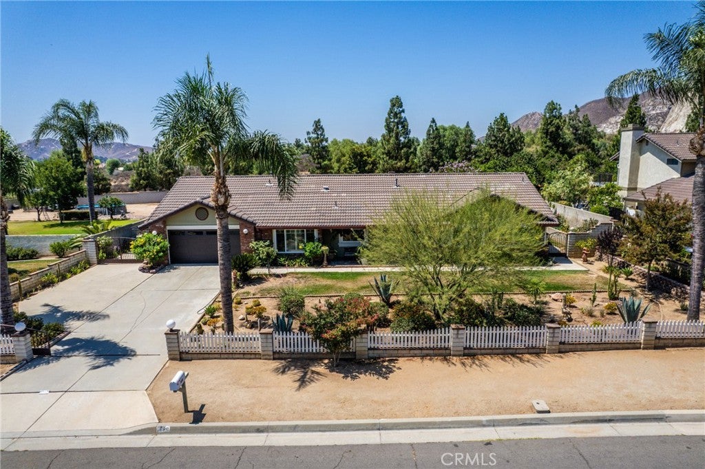 Photo of Listing #IV25182517