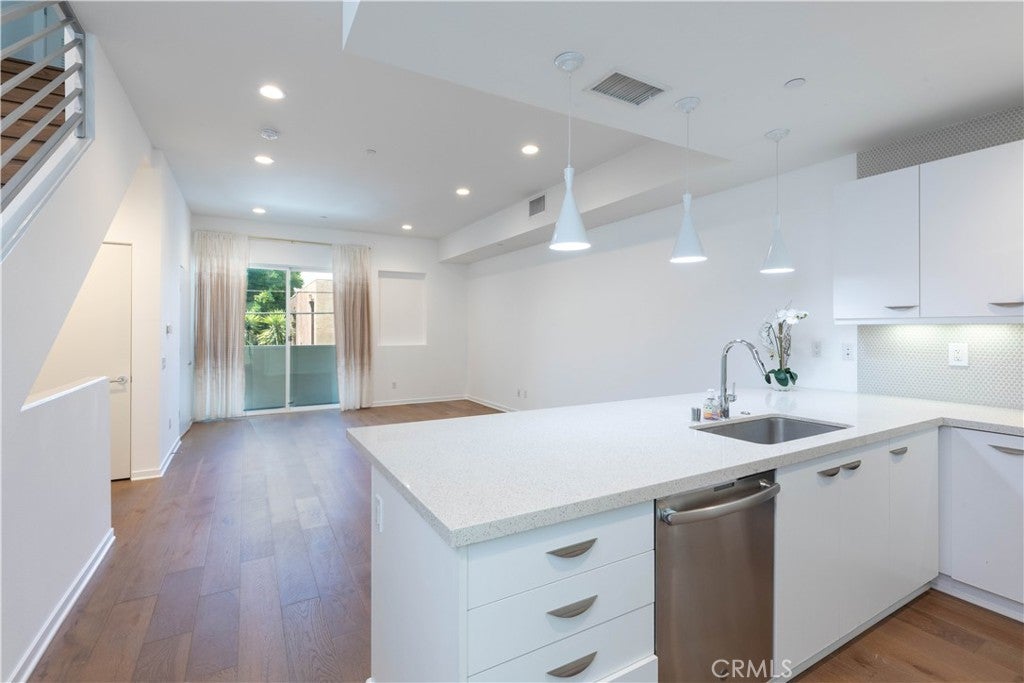 Photo of Listing #PW25182649