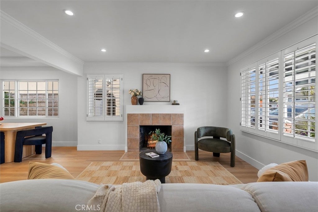 Photo of Listing #SB25181880