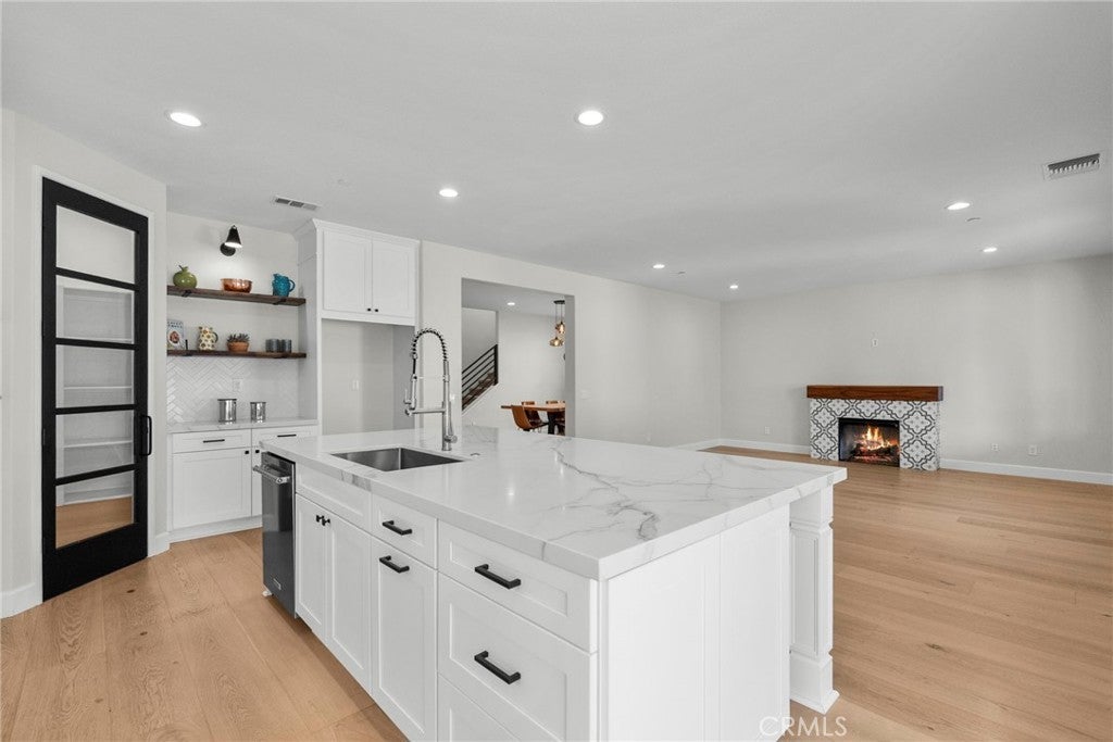 Photo of Listing #SW25183427